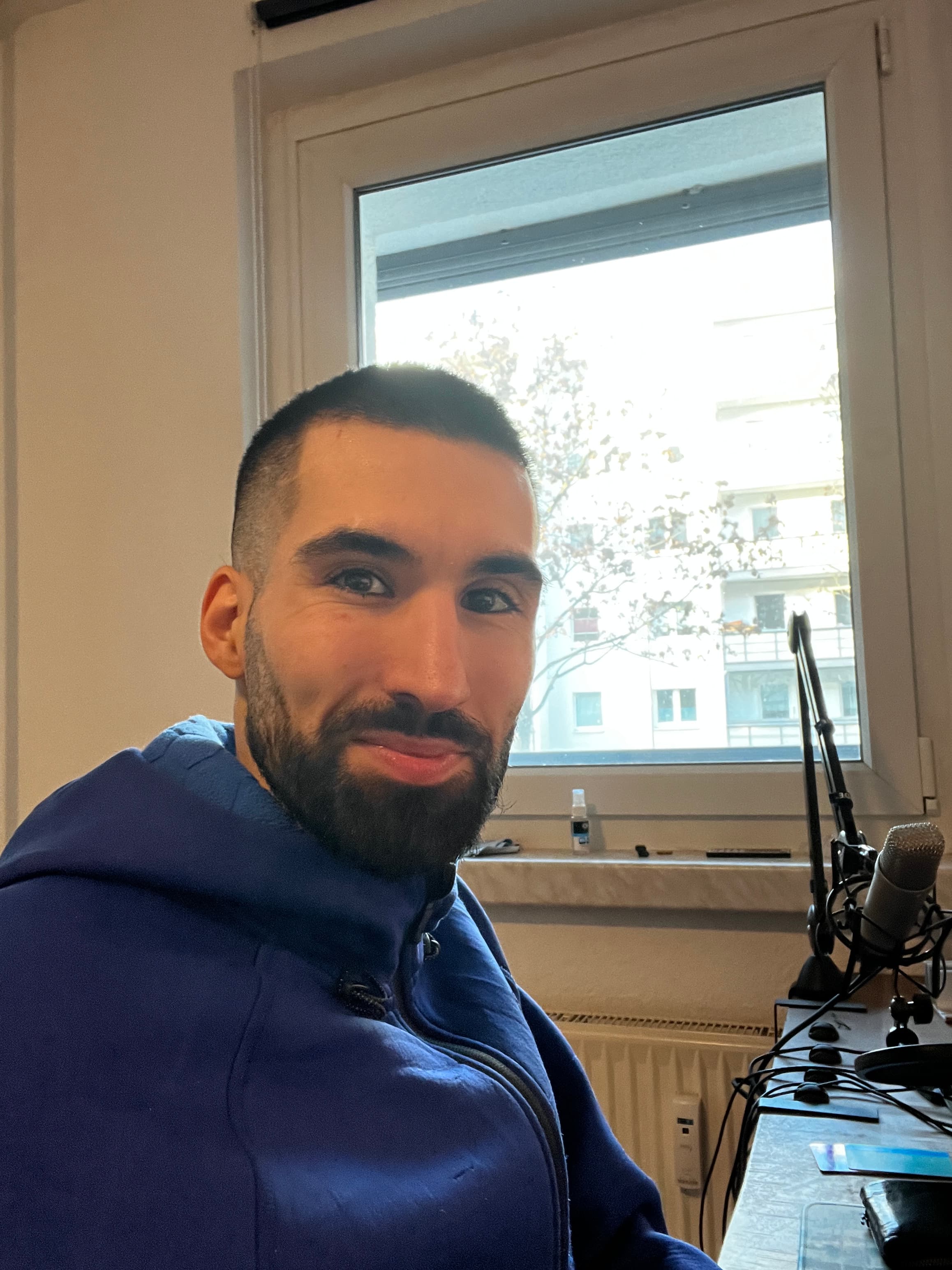 Hakan at his trading desk